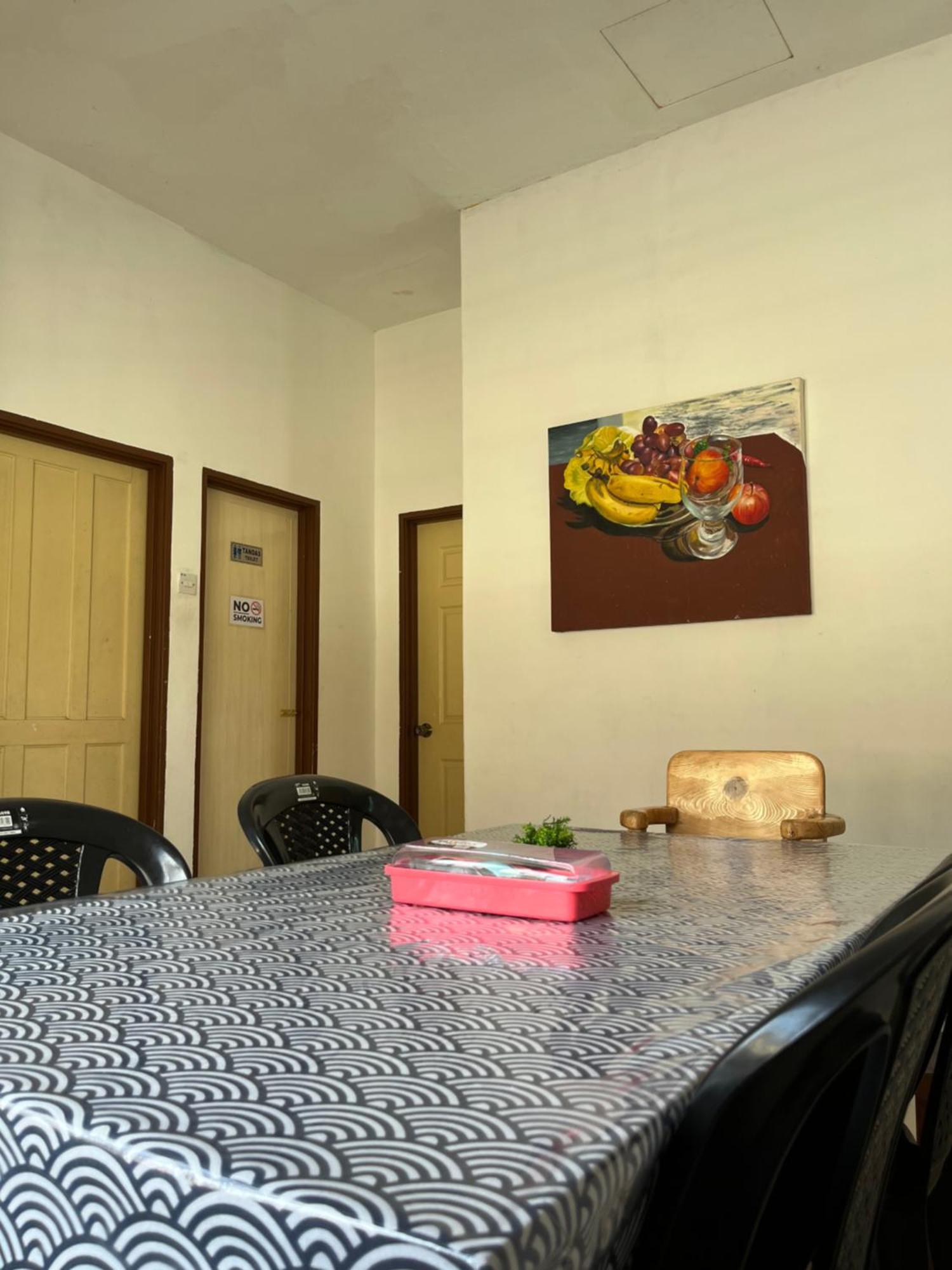 Solehah Homestay 세리 이스칸다르 외부 사진